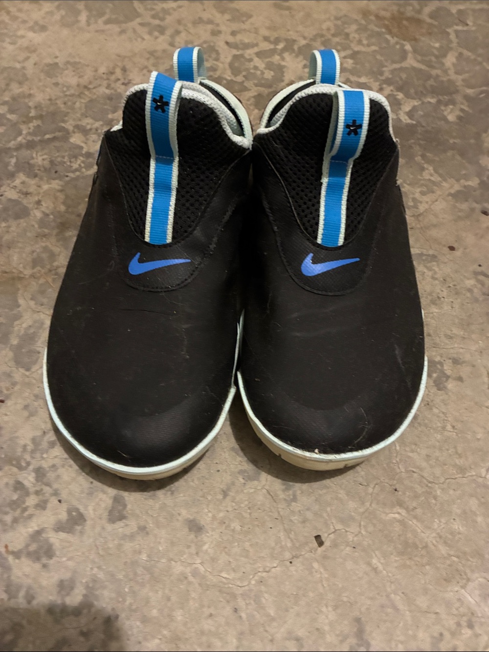 Nike women’s  Black and Blue Slip-On Sneakers with Light Trim